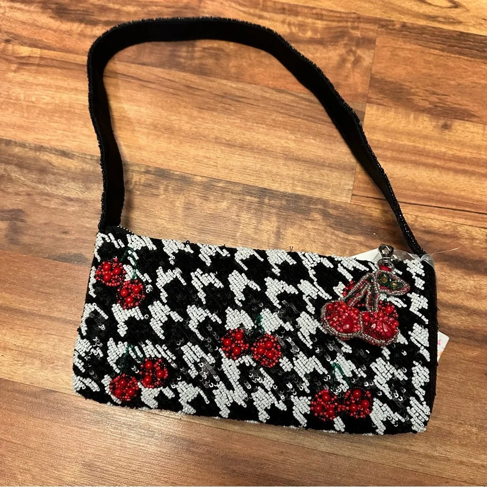 NWT Handmade in India Cherry Houndstooth Beaded Handbag - Picture 4 of 5